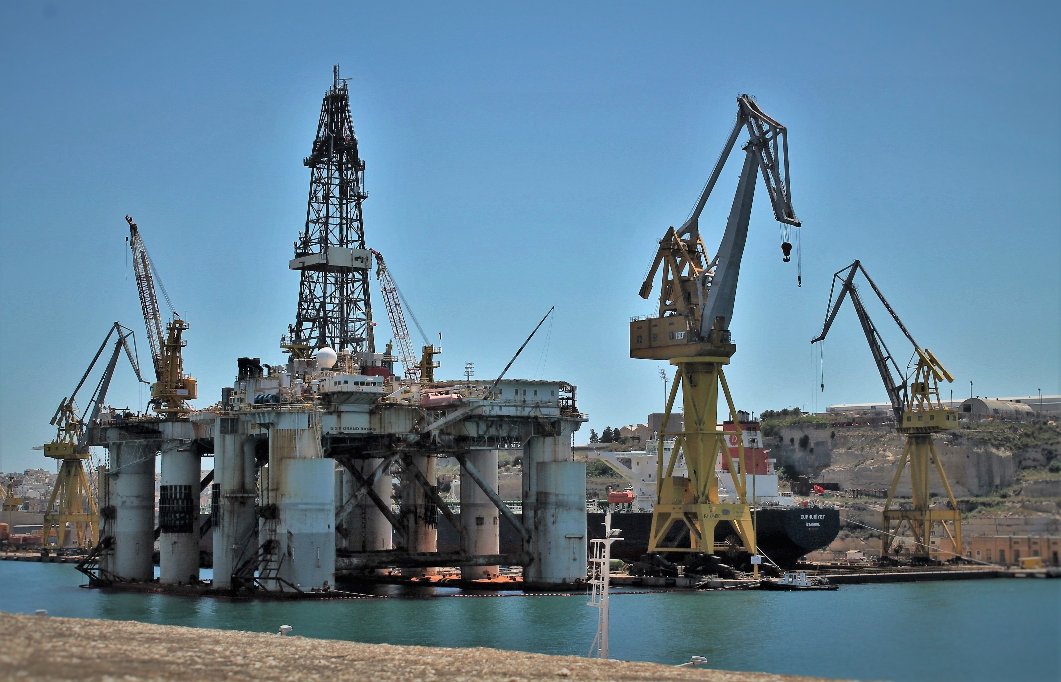 Upstream workflow and offshore rig